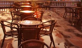 夕阳图片代表什么意思 夕阳染红的街道图片