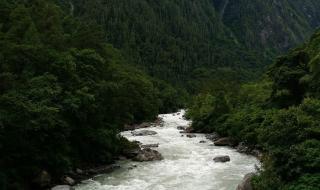 雅鲁藏布大峡谷深多少米 雅鲁藏布江大拐弯